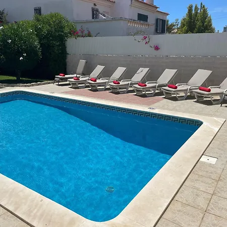 Lucia, Olhos D'agua, Villa *