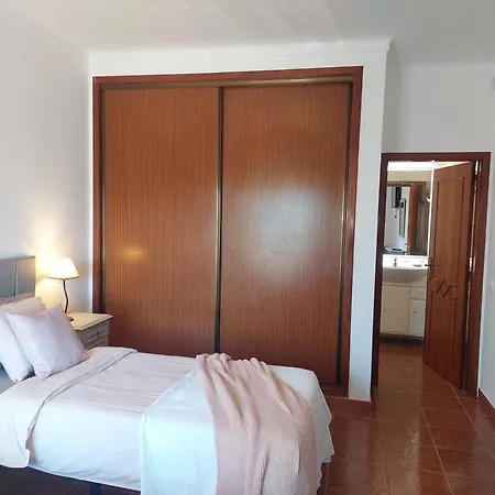 Lucia, Olhos D'agua, *