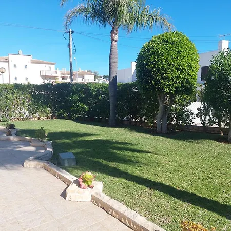 Lucia, Olhos D'agua, Villa Albufeira