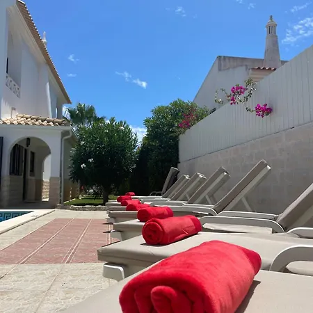 Lucia, Olhos D'agua, Villa *