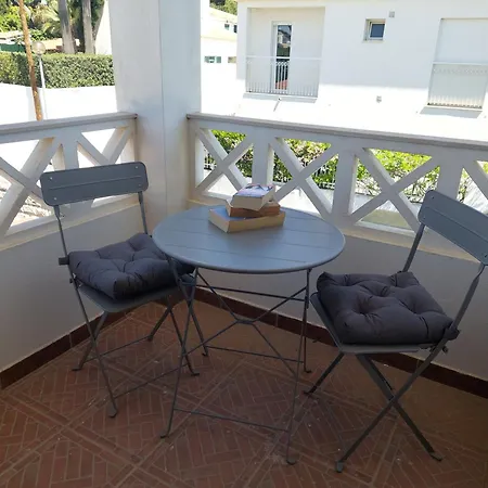 Lucia, Olhos D'agua, Villa Albufeira