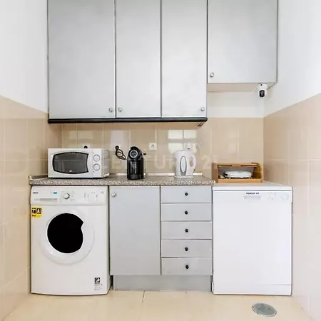 Lucia, Olhos D'agua, Villa Albufeira