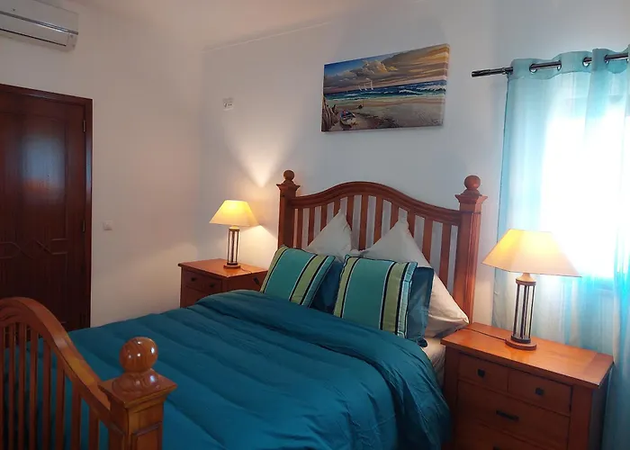 Lucia, Olhos D'agua, Villa *