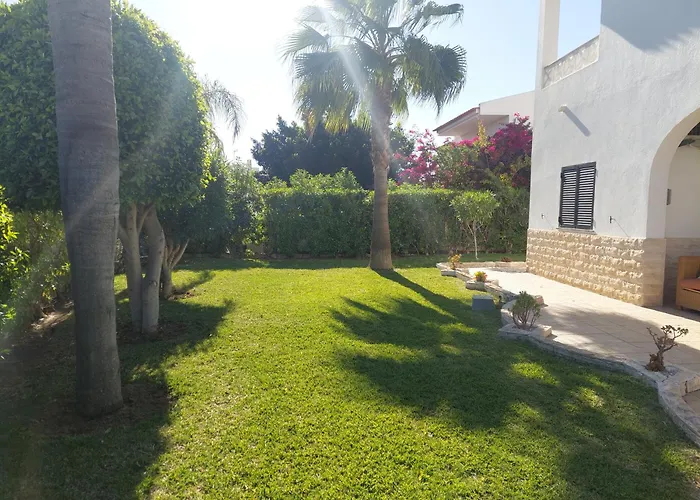 Lucia, Olhos D'agua, Villa Albufeira