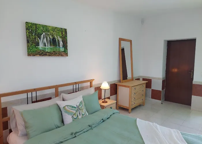 Lucia, Olhos D'agua, Albufeira