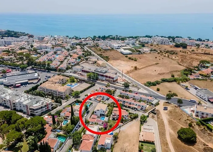 Villa Lucia, Olhos D'agua, *