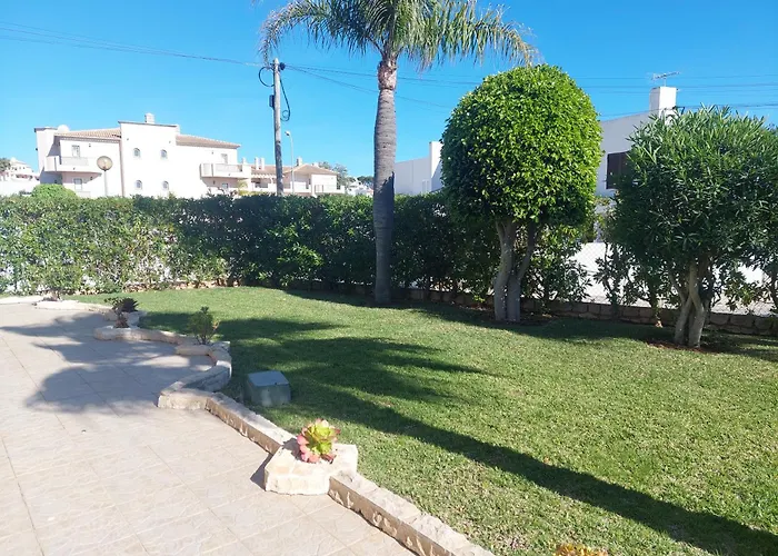 Lucia, Olhos D'agua, Villa Albufeira