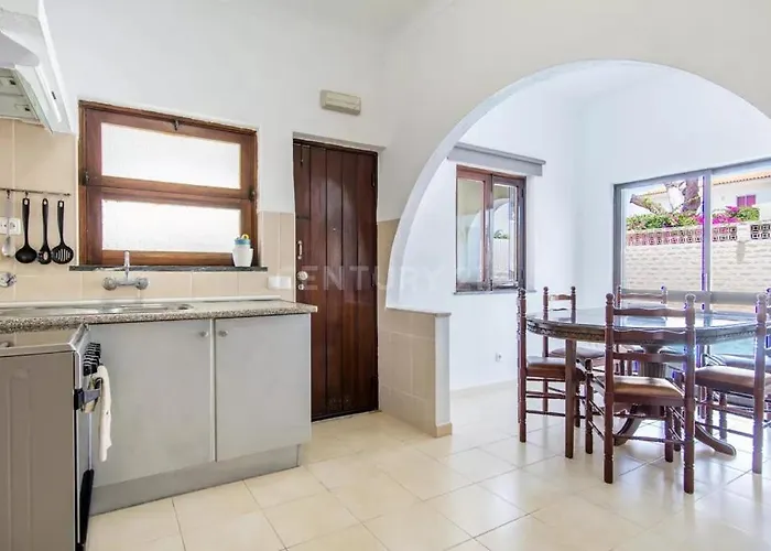 Lucia, Olhos D'agua, * Albufeira